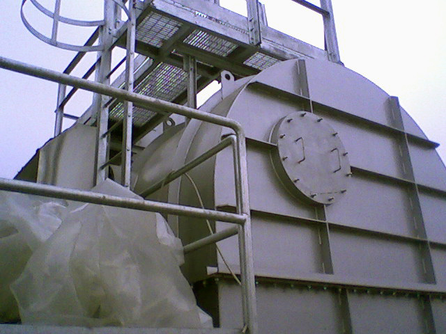 Foto di Ossidatore termico rigenerativo e modulo di recupero energetico per riscaldamento, acqua sanitaria. Stampa Roto Offset, Italia, 2007