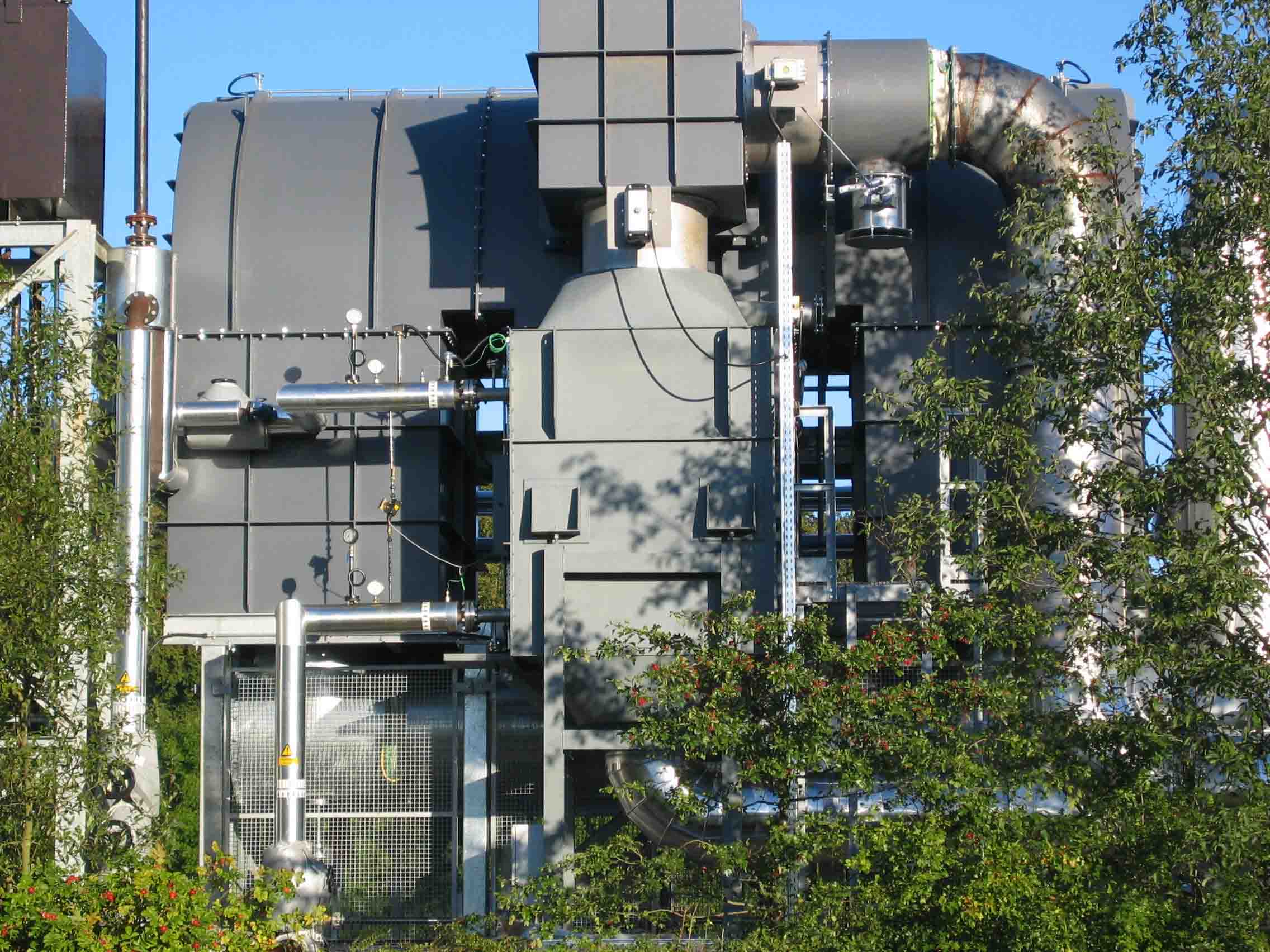 Foto di Ossidatore termico rigenerativo e modulo di recupero energetico per riscaldamento, acqua sanitaria. Stampa Roto Offset, Italia, 2007
