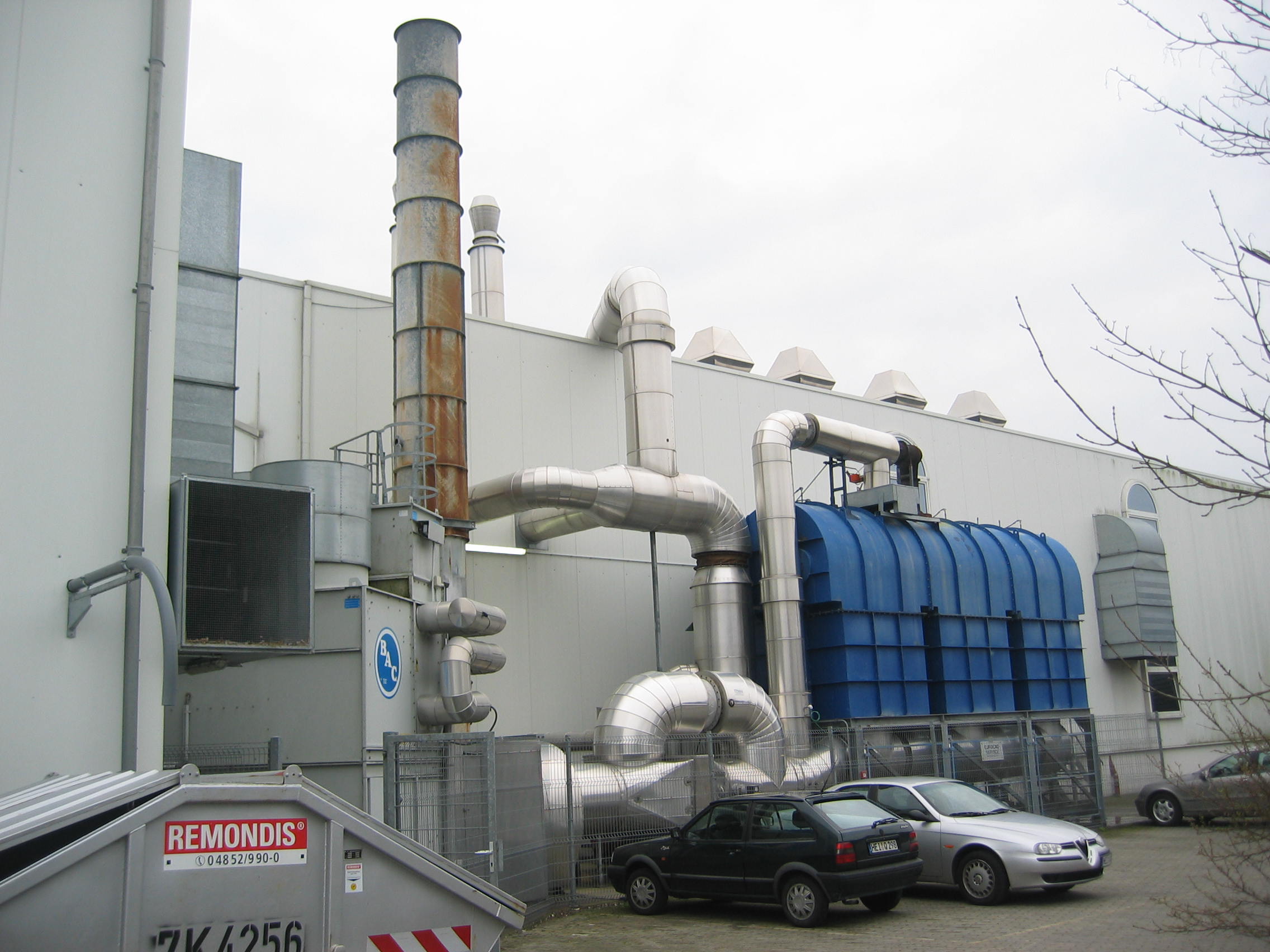 Foto di Ossidatore termico rigenerativo e modulo di recupero energetico per riscaldamento, acqua sanitaria. Stampa Roto Offset, Germania, 2004